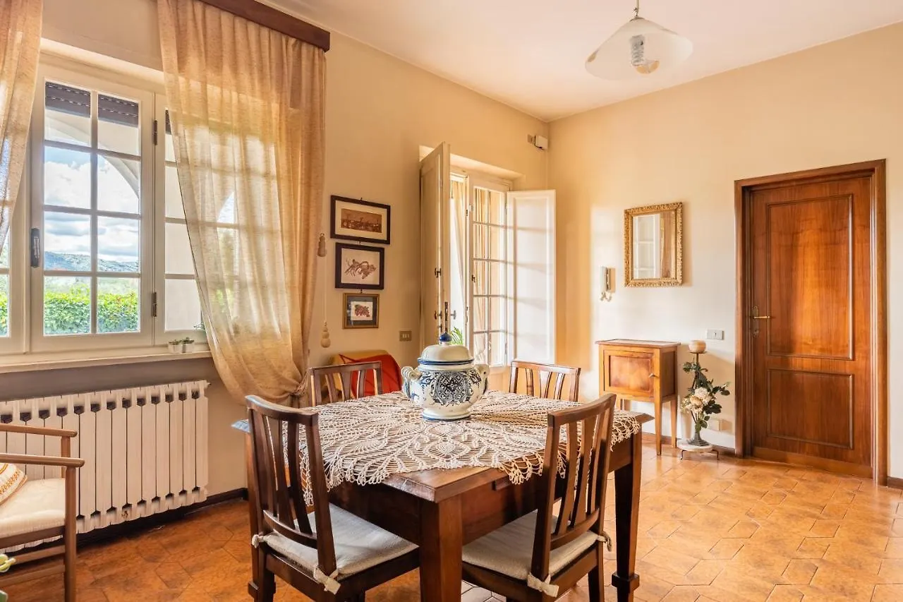 Tea Rose House Apartment Capannori 0*,