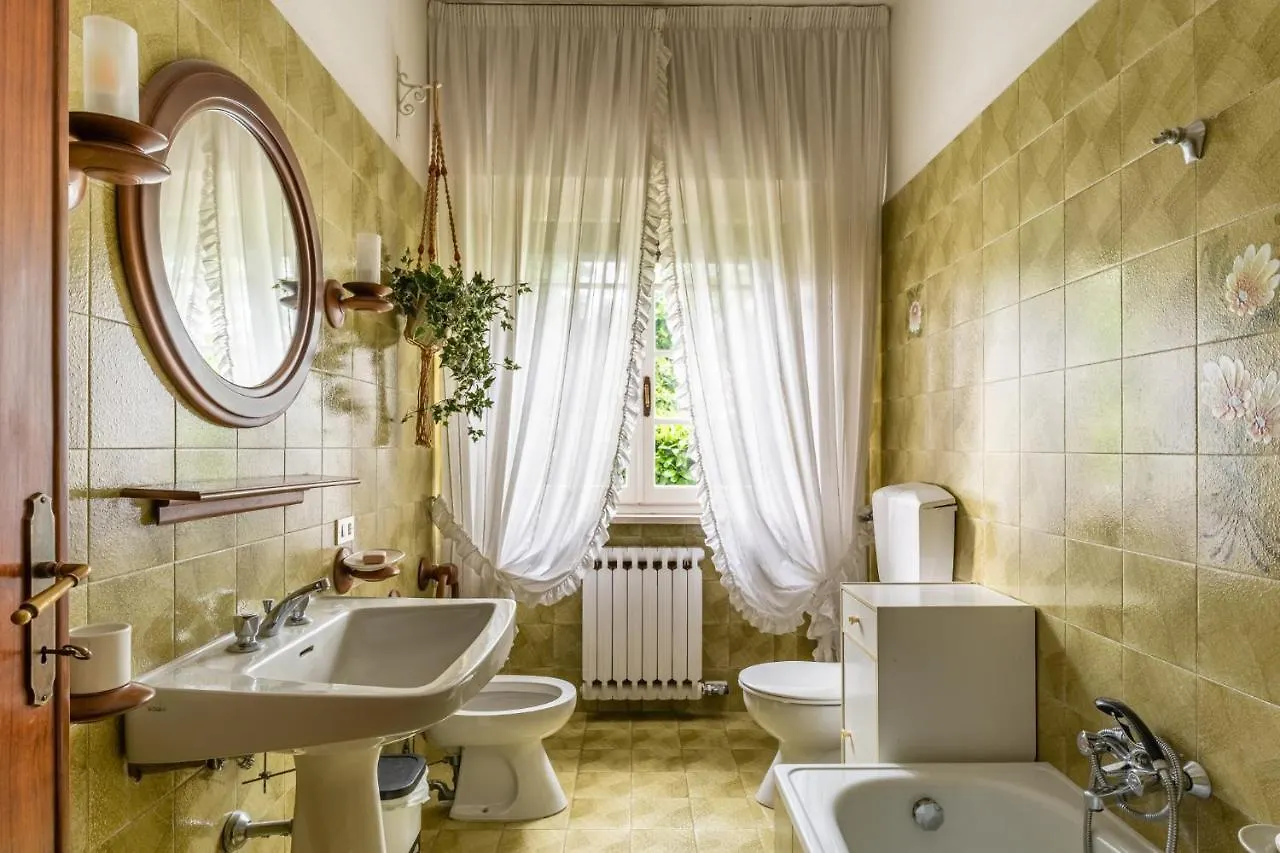 Tea Rose House Apartment Capannori Italy