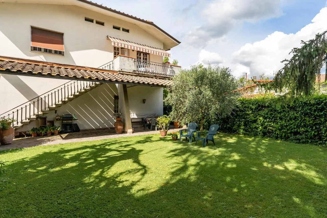 Tea Rose House Apartment Capannori Italy