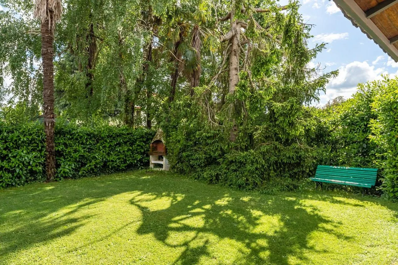 Tea Rose House Apartment Capannori Italy